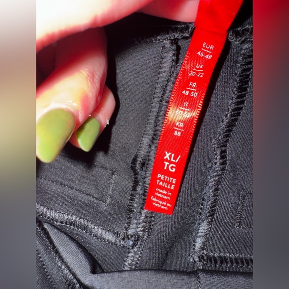 👖 SPANX Super Smooth Ponte Slim Straight Petite Pants XL Black - Picture 13 of 16